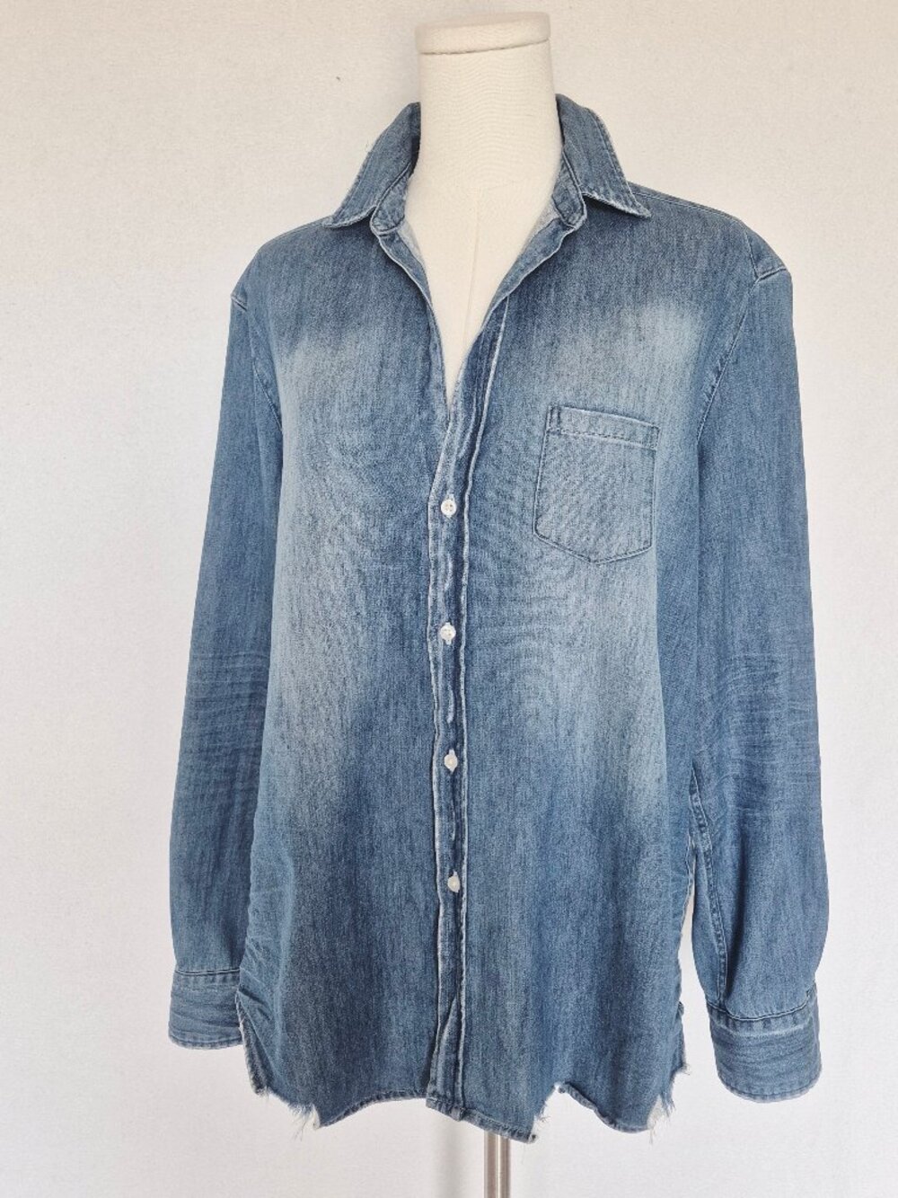 Frank & Eileen $288 Eileen Blue Denim Button-Up Shirt Distressed Vintage Wash - Picture 4 of 16